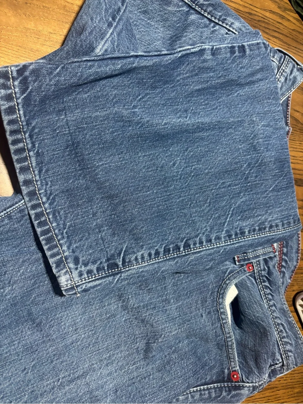 Levi's Men's Blue Denim Jeans with Red Stitch Accents